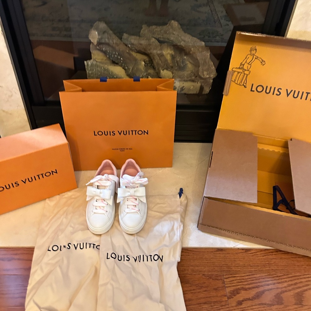 Louis Vuitton Time Out Sneaker pink bow LV shoe 37